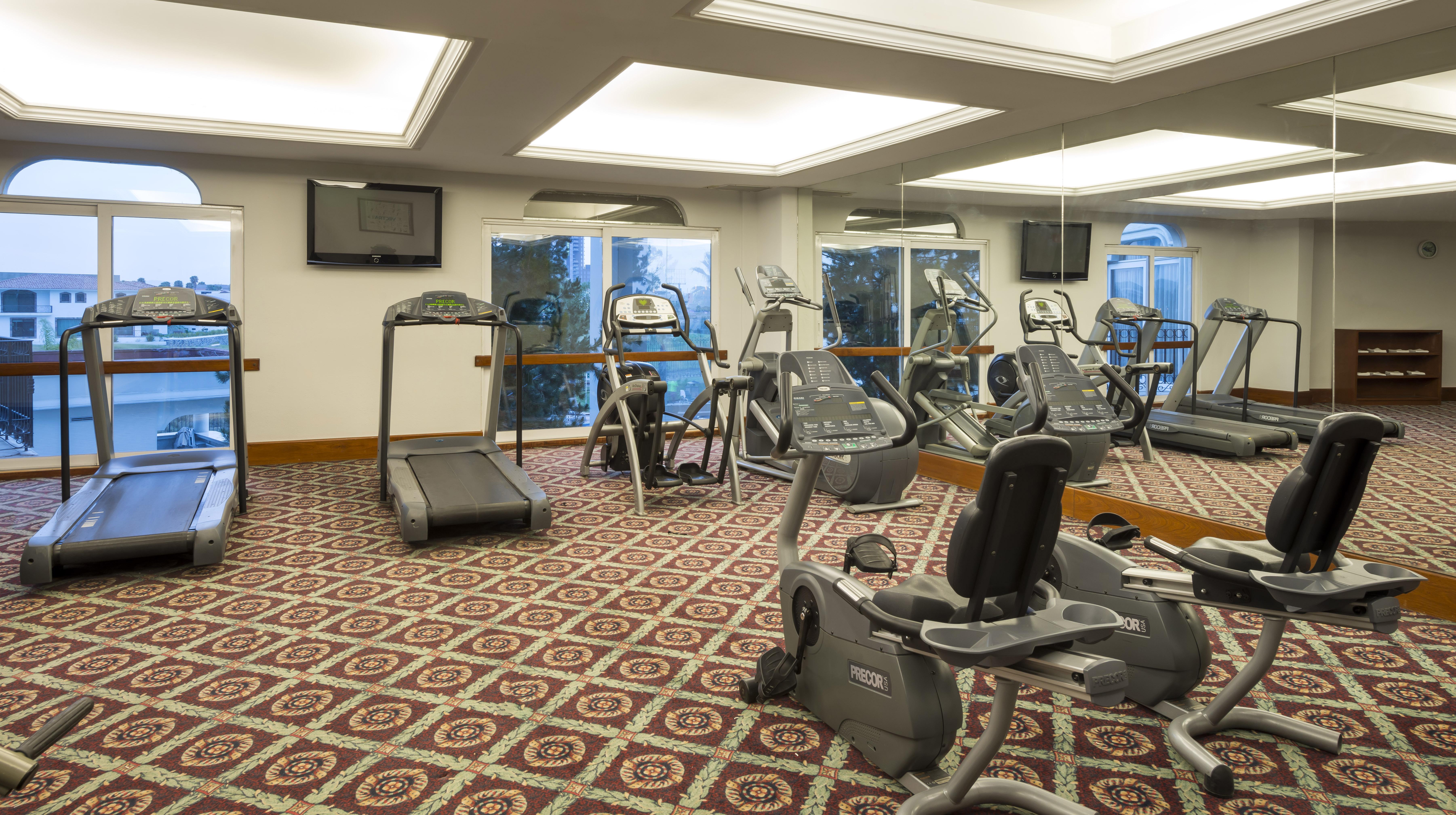 מלון Camino Real Puebla Angelopolis מראה חיצוני תמונה The gym at the hotel