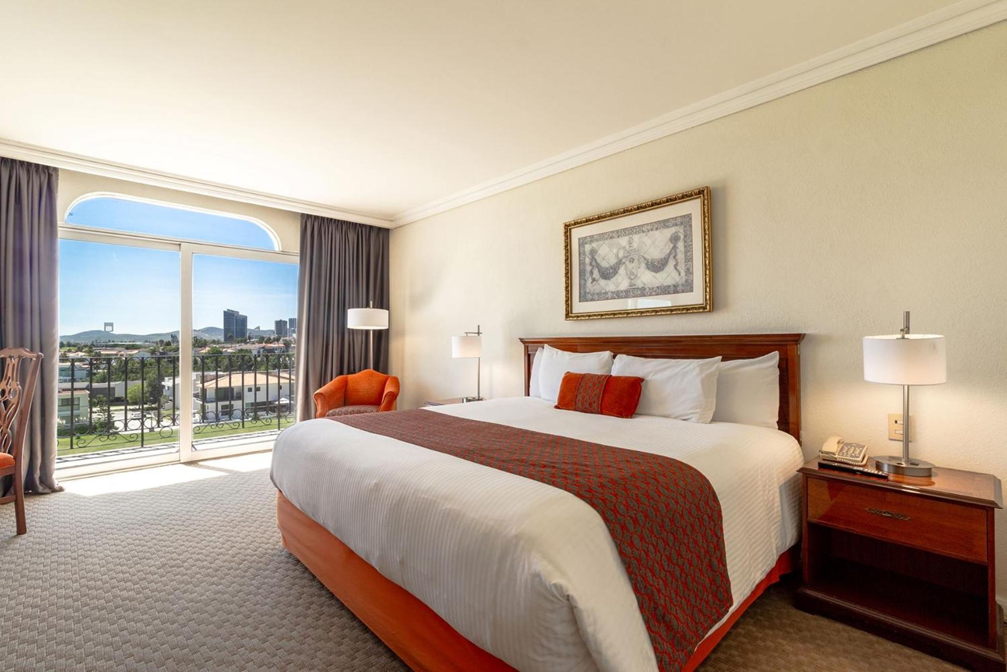 מלון Camino Real Puebla Angelopolis מראה חיצוני תמונה A guest room at the Hilton San Diego Bayfront
