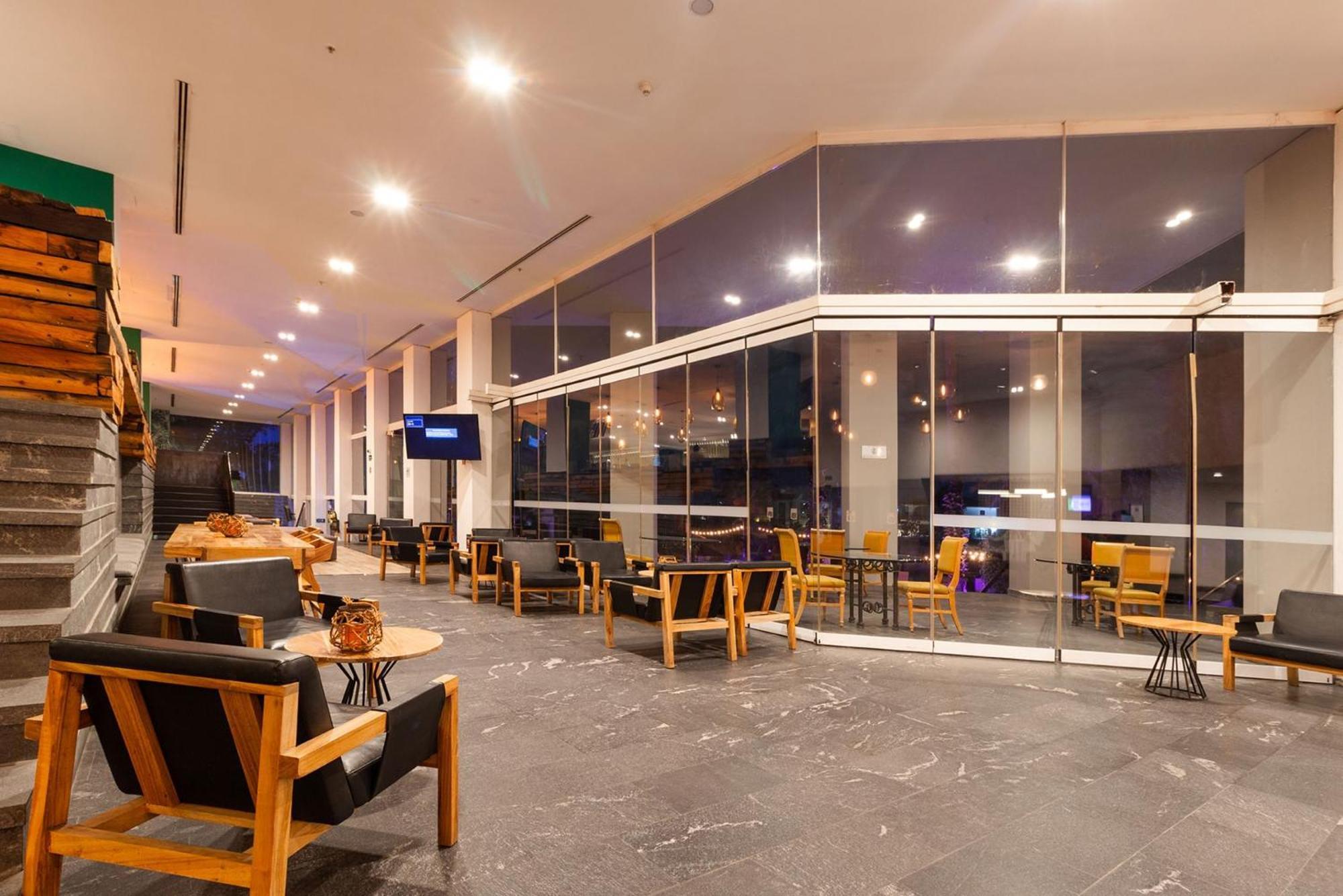 מלון Camino Real Puebla Angelopolis מראה חיצוני תמונה The lounge at the airport